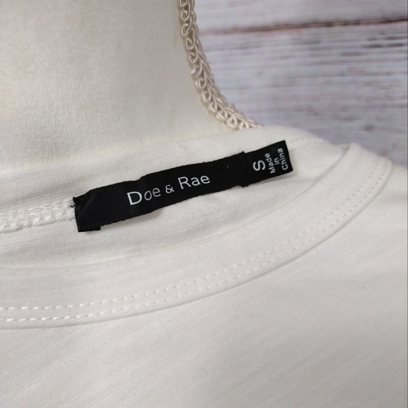 Doe & Rae Puffed Sleeve Top - Picture 8 of 10